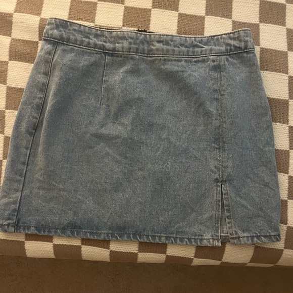 Lioness blue denim skirt - Picture 2 of 3